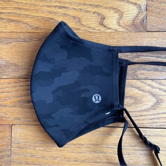 Lululemon Set of TWO Camo Black Face Mask Coverings OS - Picture 3 of 4